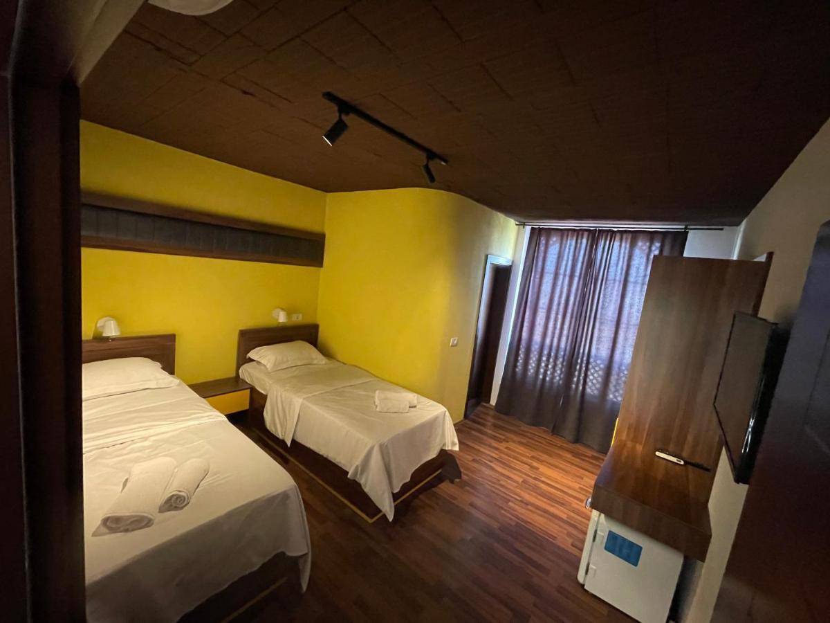 Hotel Hiserra พริเซรน ภายนอก รูปภาพ