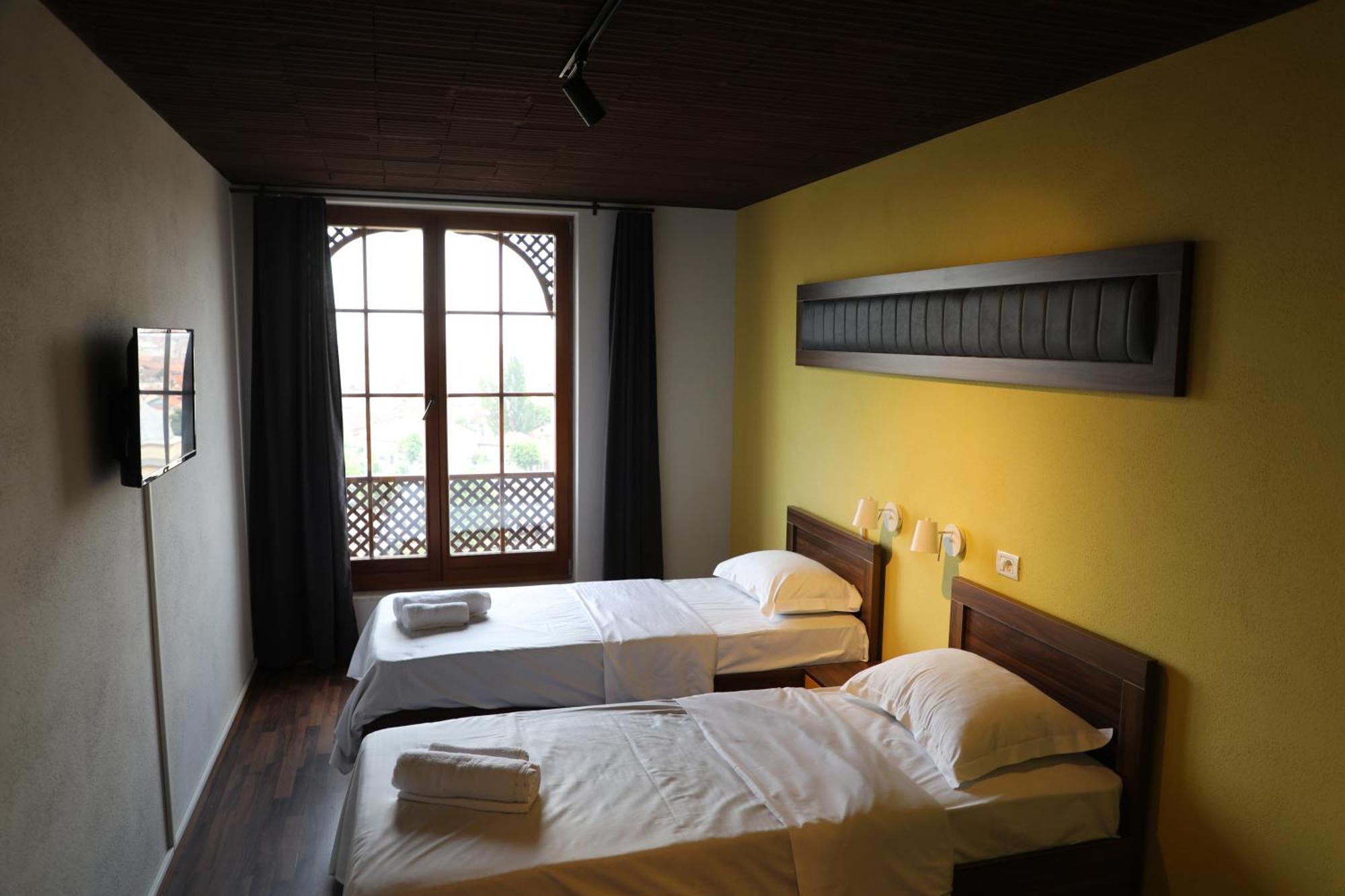 Hotel Hiserra พริเซรน ภายนอก รูปภาพ