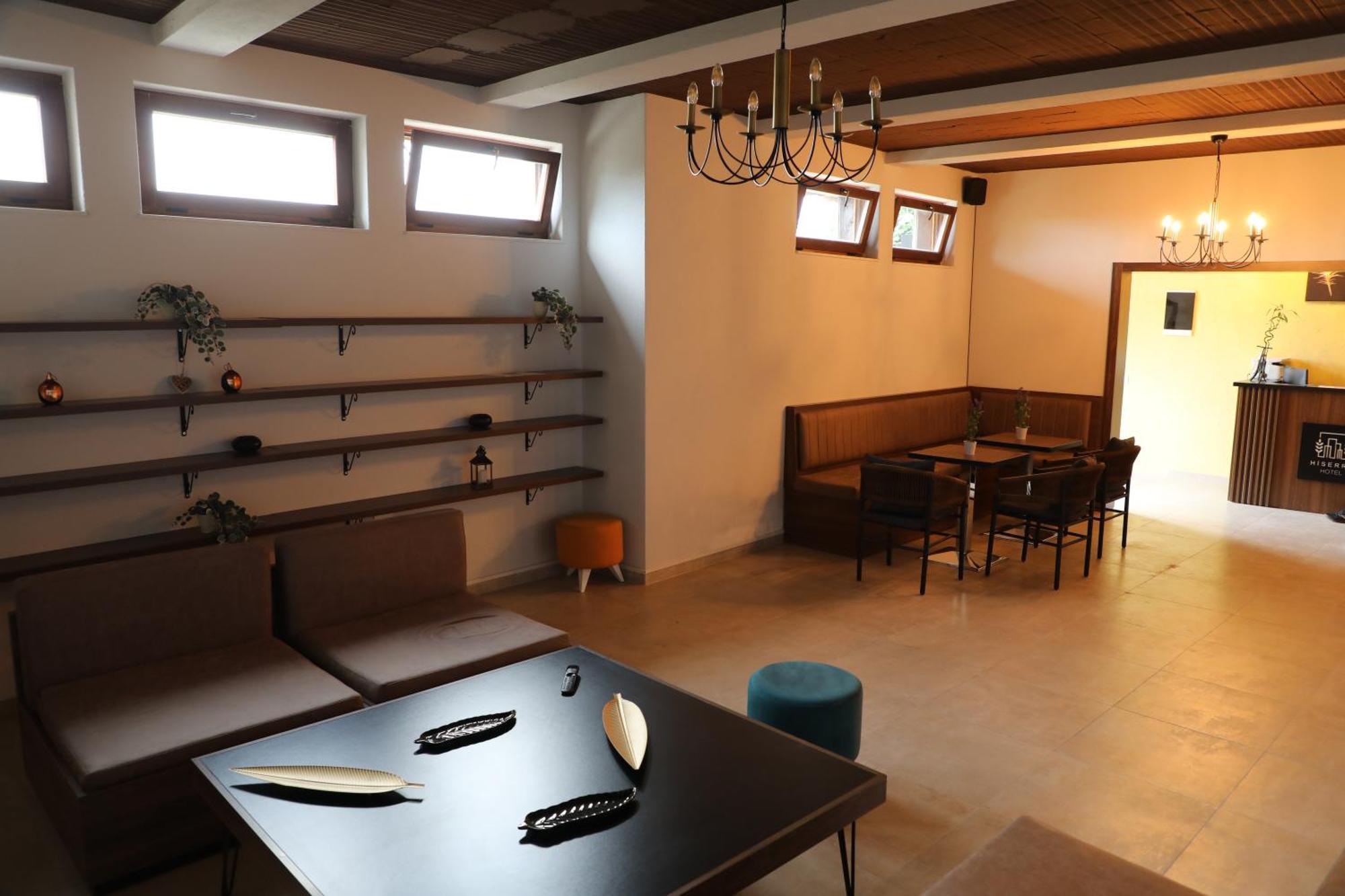 Hotel Hiserra พริเซรน ภายนอก รูปภาพ